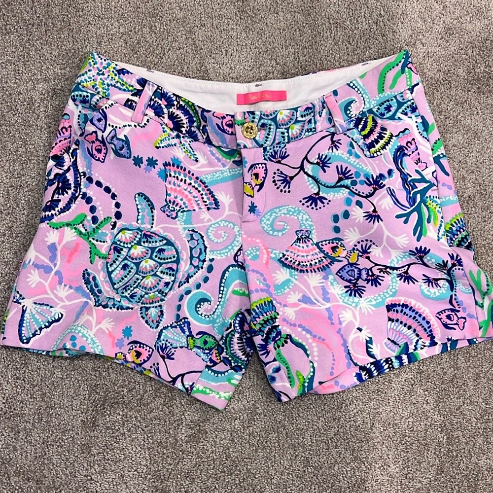 Lilly Pulitzer print shorts size 8.